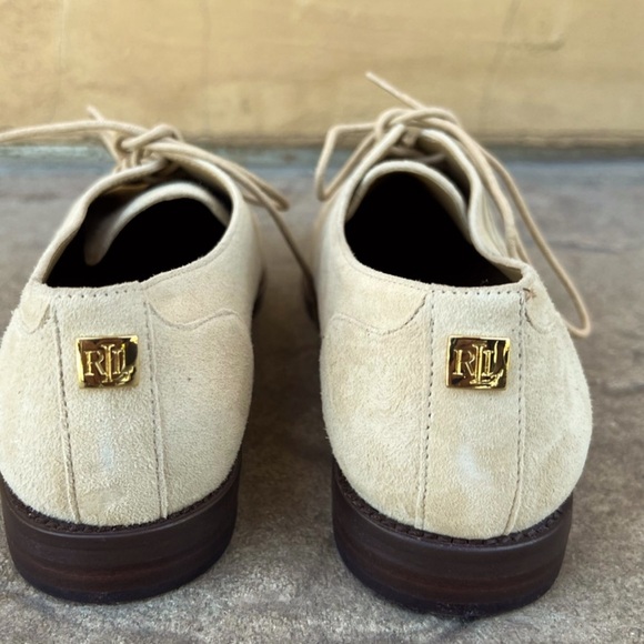 Beautiful Ralph Lauren Marina suede closed toe oxfords - Picture 2 of 5